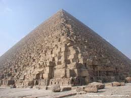 La piramide “bloccata”. Definanziamento universitario e impasse della ricerca