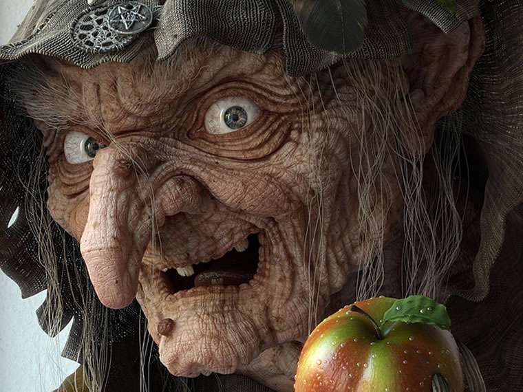 strega-giobia
